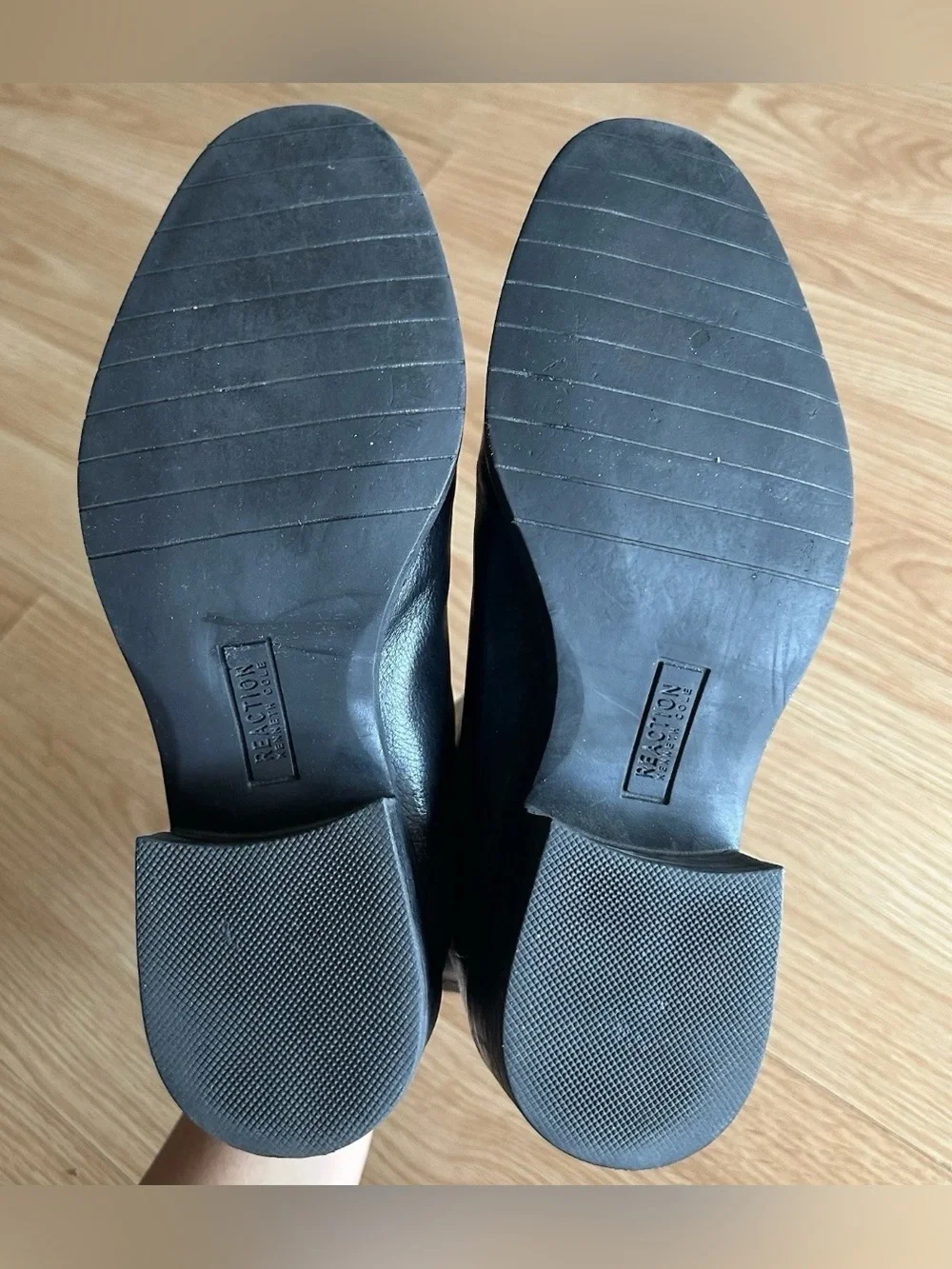 Reaction Kenneth Cole good used
